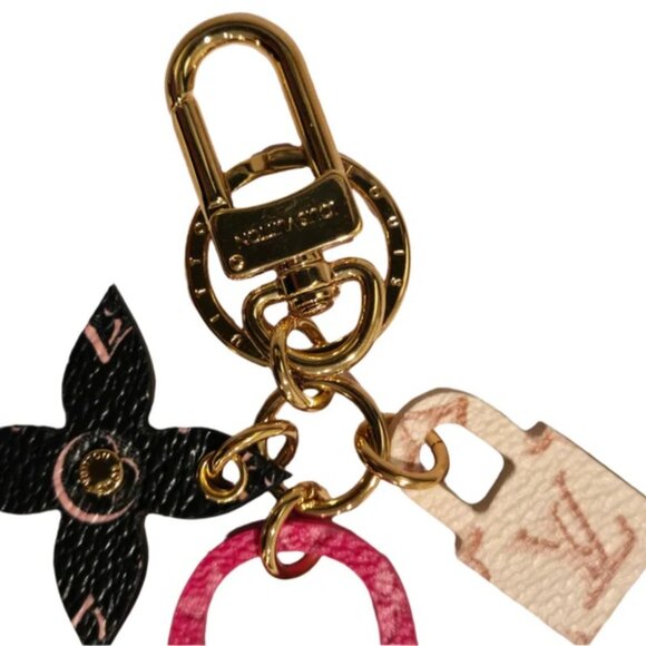 LOUIS VUITTON  Back to School Alma Monogram Keychain - Picture 6 of 10